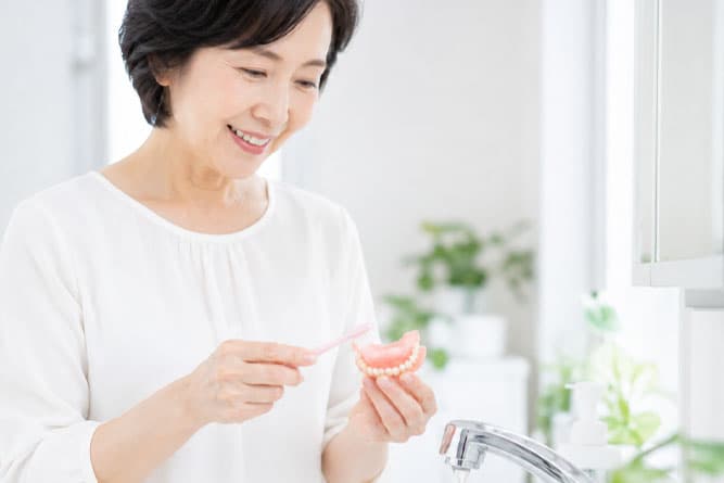 入れ歯のお手入れ